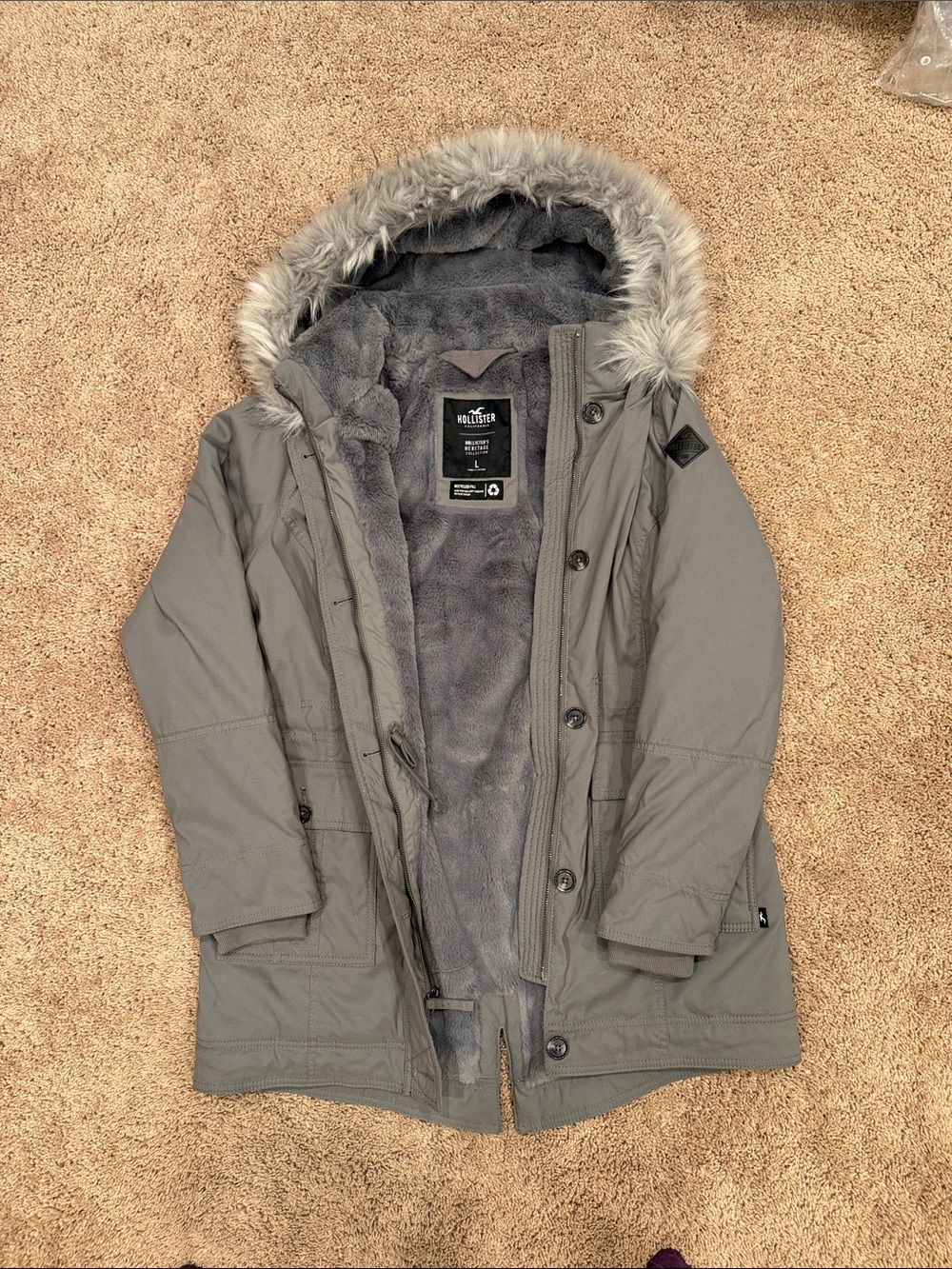 Hollister Women’s Gray Faux-Fur Trim Parka Jacket